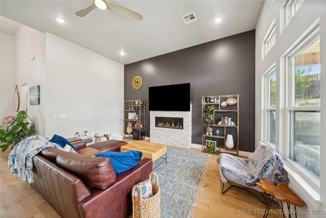 9248 E 80th Place, Tulsa, OK 74133