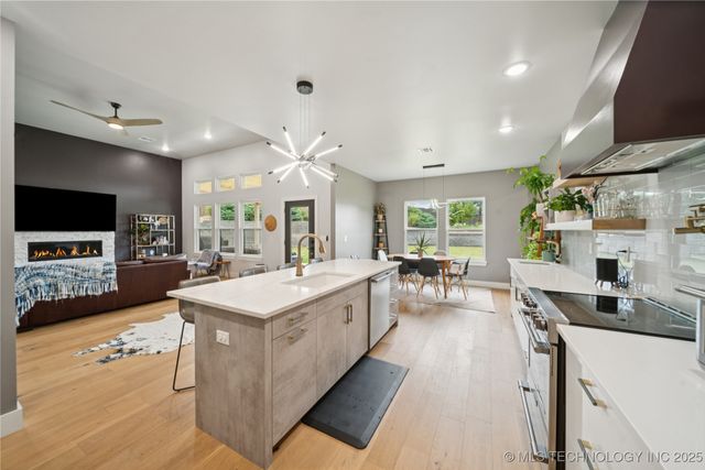 9248 E 80th Place, Tulsa, OK 74133