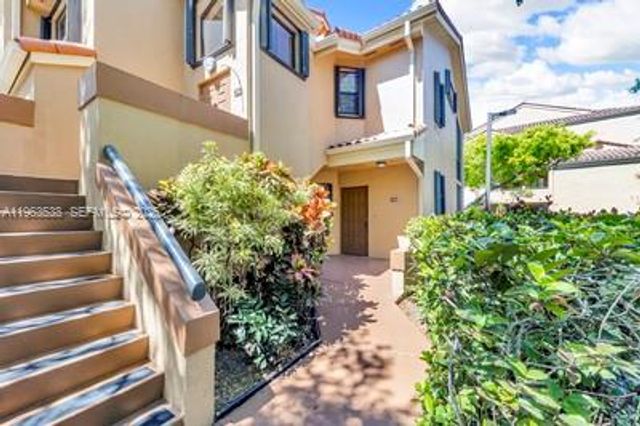 15533 N Miami Lakeway N 106, Miami Lakes, FL 33014