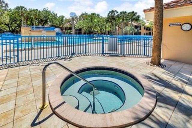 15533 N Miami Lakeway N 106, Miami Lakes, FL 33014