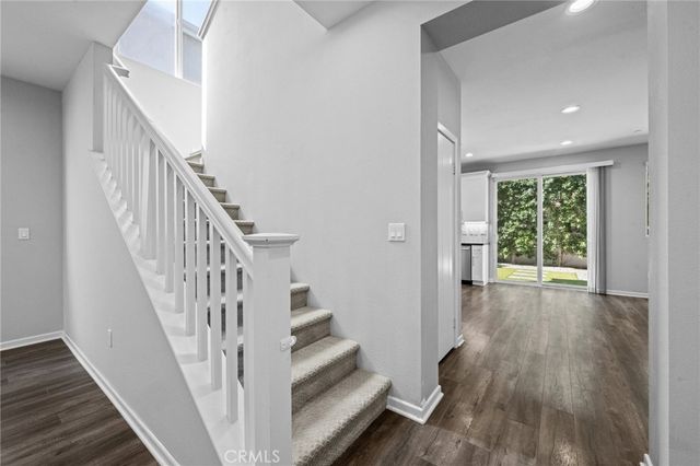 15607 W Lilli Way, Van Nuys, CA 91406