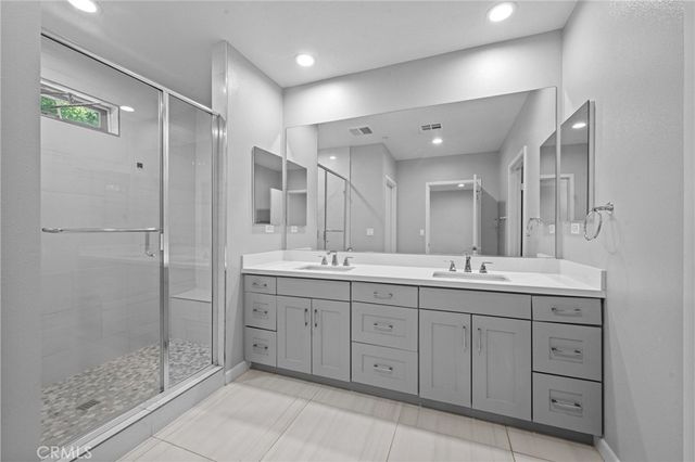 15607 W Lilli Way, Van Nuys, CA 91406