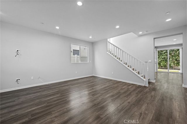 15607 W Lilli Way, Van Nuys, CA 91406