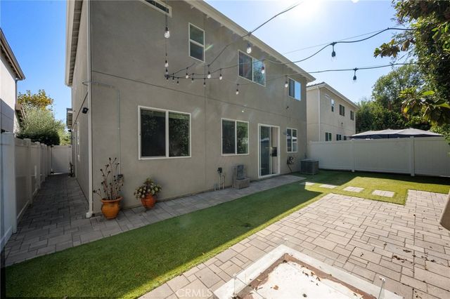 15607 W Lilli Way, Van Nuys, CA 91406