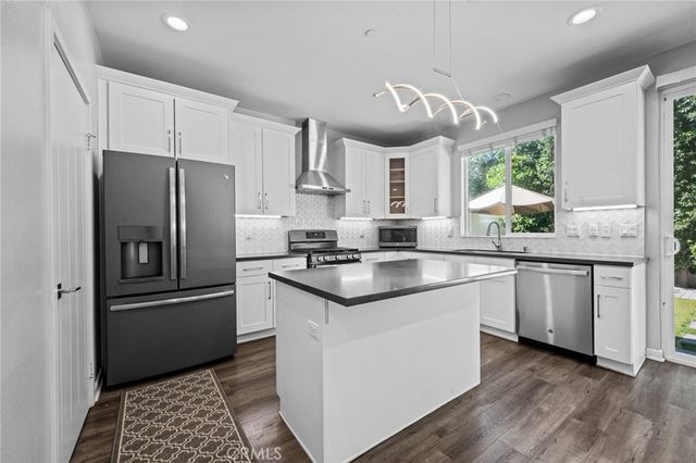 15607 W Lilli Way, Van Nuys, CA 91406