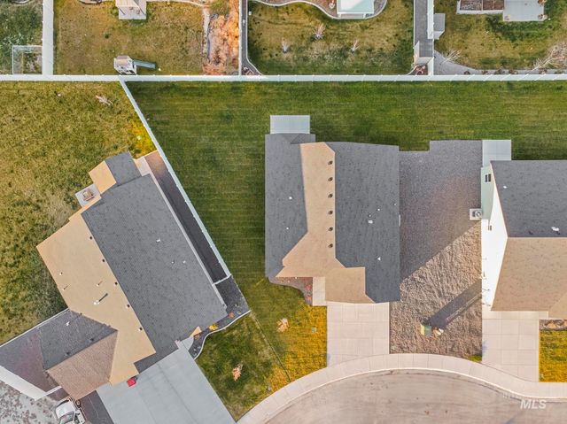 420 Rock Dove Loop, Twin Falls, ID 83301