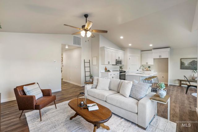 420 Rock Dove Loop, Twin Falls, ID 83301