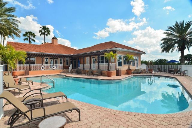 5000 CULBREATH KEY WAY 1-318, Tampa, FL 33611