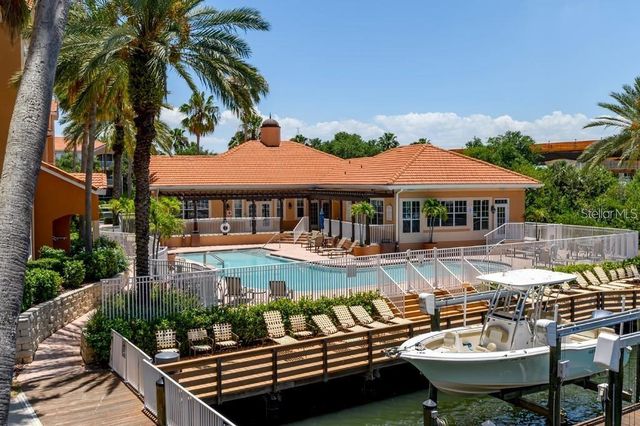 5000 CULBREATH KEY WAY 1-318, Tampa, FL 33611