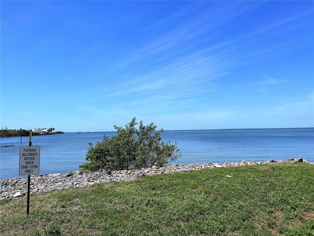 5000 CULBREATH KEY WAY 1-318, Tampa, FL 33611