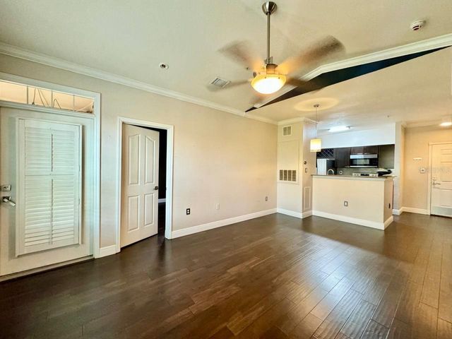 5000 CULBREATH KEY WAY 1-318, Tampa, FL 33611