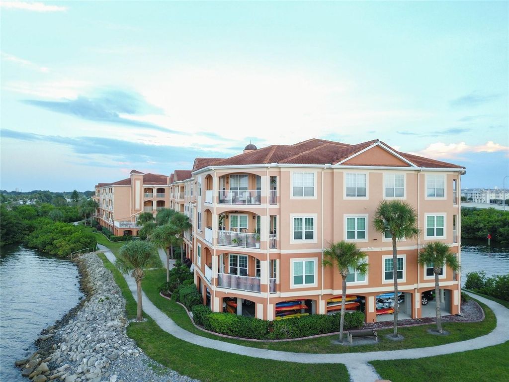 5000 CULBREATH KEY WAY 1-318, Tampa, FL 33611