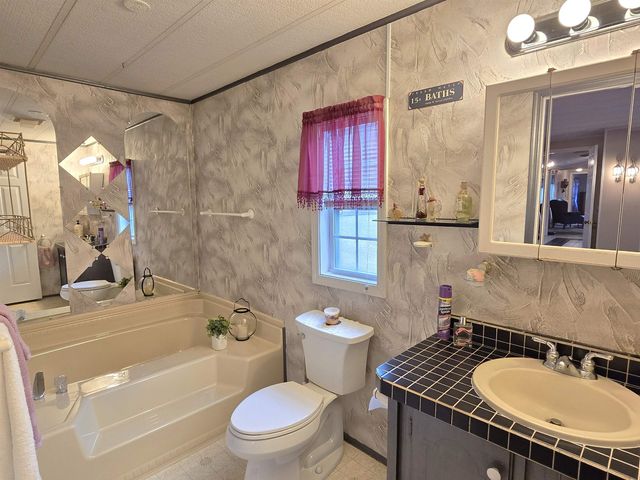 91 Zachary Drive, Hooksett, NH 03106
