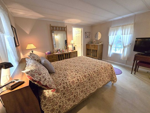 91 Zachary Drive, Hooksett, NH 03106
