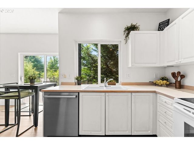 9405 Sw QUINAULT Ln, Tualatin, OR 97062