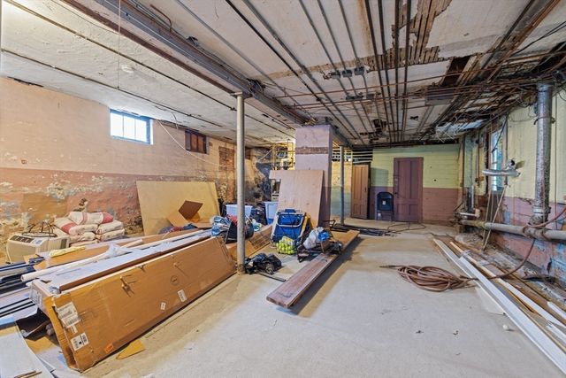 451 E 7th St, Boston, MA 02127