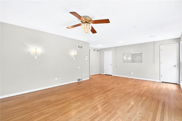 1443 Stoltz Rd, Bethel Park, PA 15102