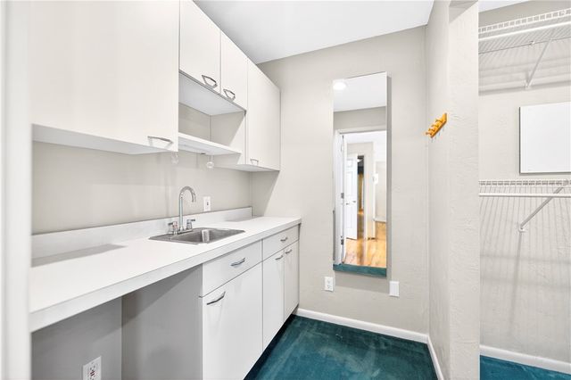 1443 Stoltz Rd, Bethel Park, PA 15102