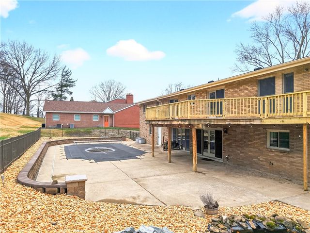 1443 Stoltz Rd, Bethel Park, PA 15102