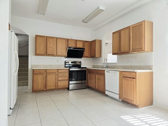 10589 NW 56th Pl, Coral Springs, FL 33076