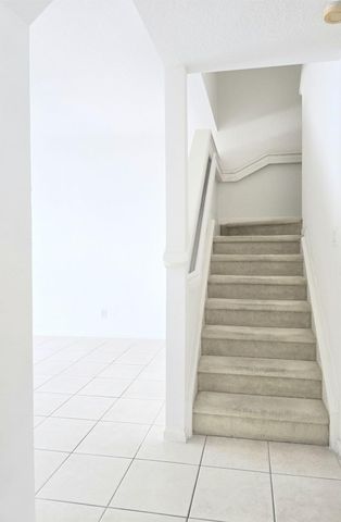 10589 NW 56th Pl, Coral Springs, FL 33076