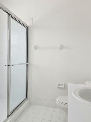 10589 NW 56th Pl, Coral Springs, FL 33076