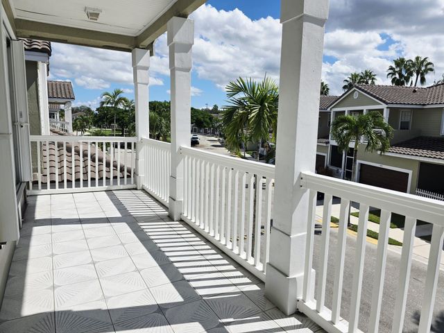 10589 NW 56th Pl, Coral Springs, FL 33076