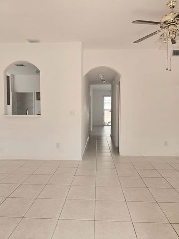 10589 NW 56th Pl, Coral Springs, FL 33076