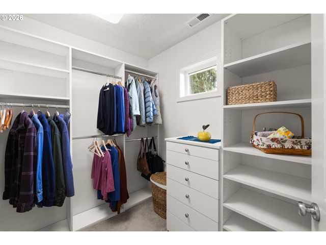 2288 SAINT MORITZ Loop, West Linn, OR 97068