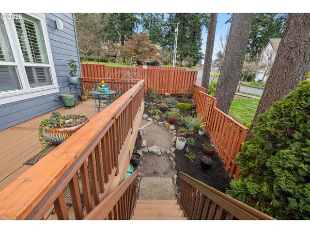 2288 SAINT MORITZ Loop, West Linn, OR 97068
