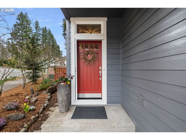 2288 SAINT MORITZ Loop, West Linn, OR 97068