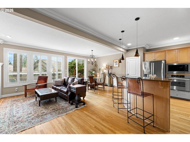 2288 SAINT MORITZ Loop, West Linn, OR 97068