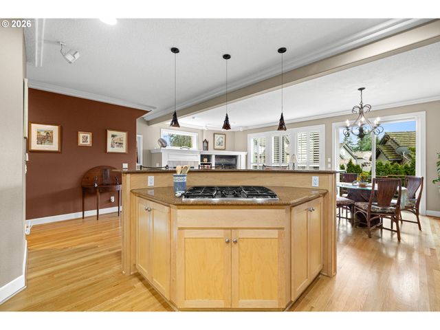 2288 SAINT MORITZ Loop, West Linn, OR 97068