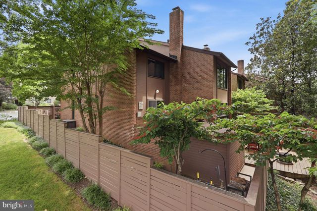 11615 HUNTERS GREEN CT, Reston, VA 20191
