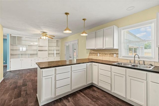 207 Kristine Avenue, Clinton, MO 64735