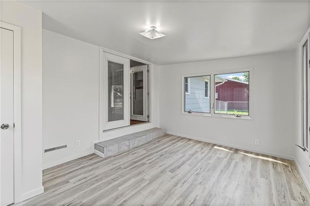 207 Kristine Avenue, Clinton, MO 64735