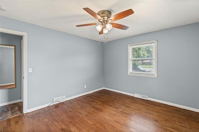 207 Kristine Avenue, Clinton, MO 64735