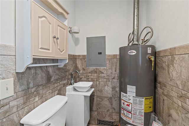 207 Kristine Avenue, Clinton, MO 64735