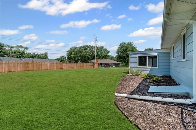 207 Kristine Avenue, Clinton, MO 64735