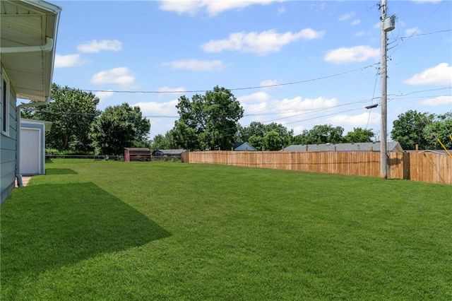 207 Kristine Avenue, Clinton, MO 64735