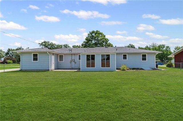 207 Kristine Avenue, Clinton, MO 64735