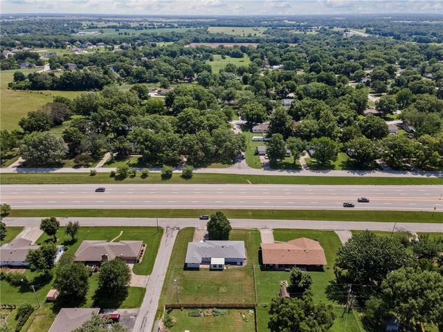 207 Kristine Avenue, Clinton, MO 64735