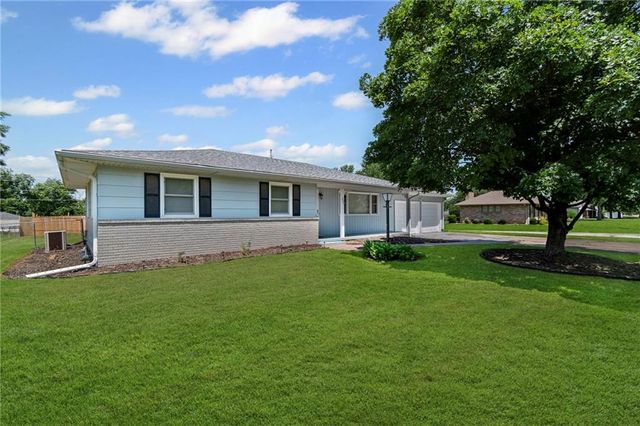 207 Kristine Avenue, Clinton, MO 64735