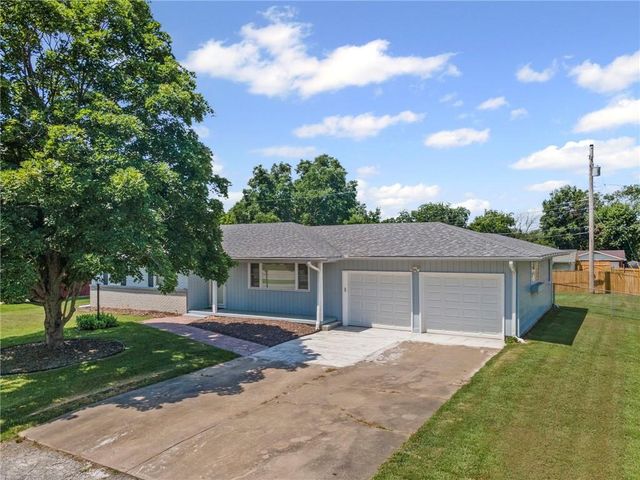 207 Kristine Avenue, Clinton, MO 64735