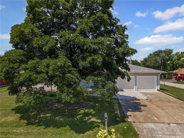 207 Kristine Avenue, Clinton, MO 64735