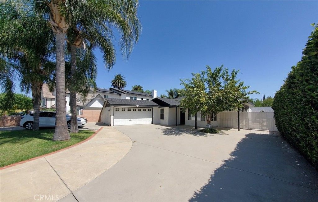 8132 Hatillo, Los Angeles, CA 91306 — exterior