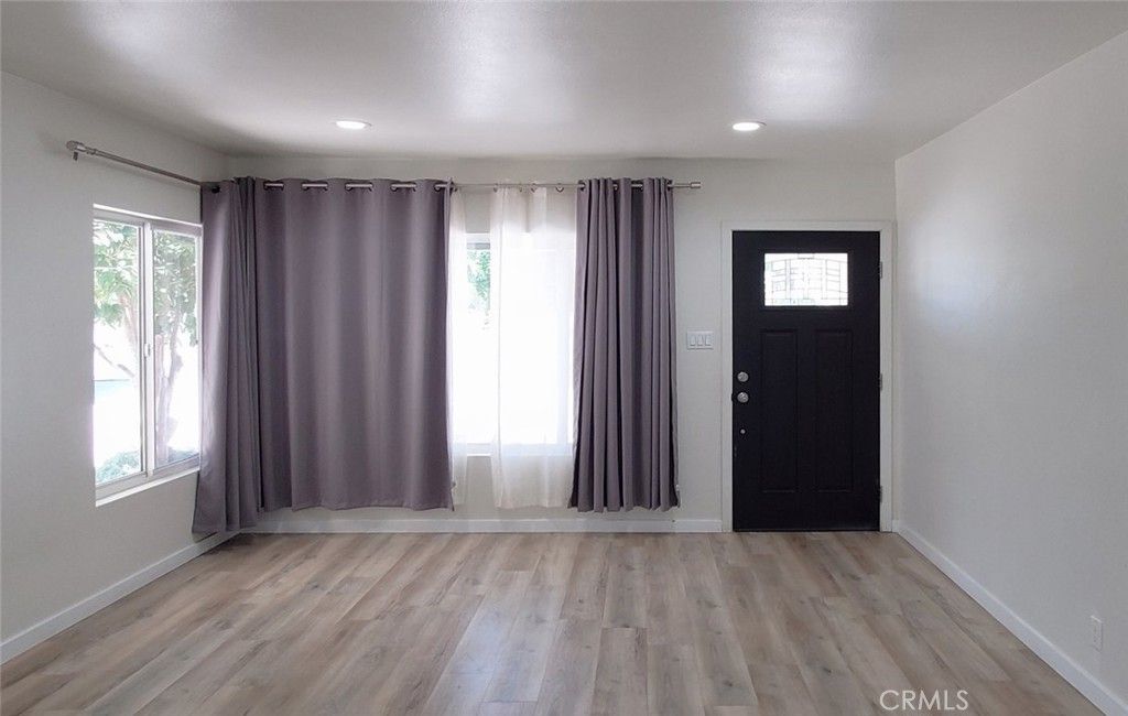 8132 Hatillo, Los Angeles, CA 91306 — photo 5