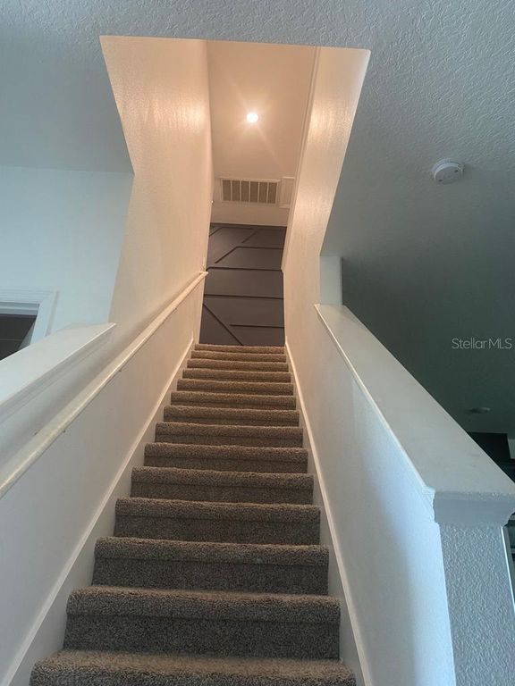 Image 3 of property listing at 15061 WILLOW ARBOR CIRCLE, Orlando, FL 32824