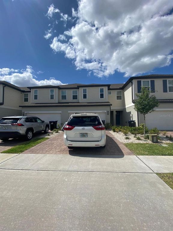 Image 4 of property listing at 15061 WILLOW ARBOR CIRCLE, Orlando, FL 32824