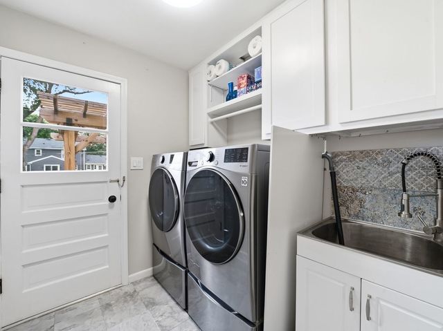 916 Stratford Lane, Downers Grove, IL 60516